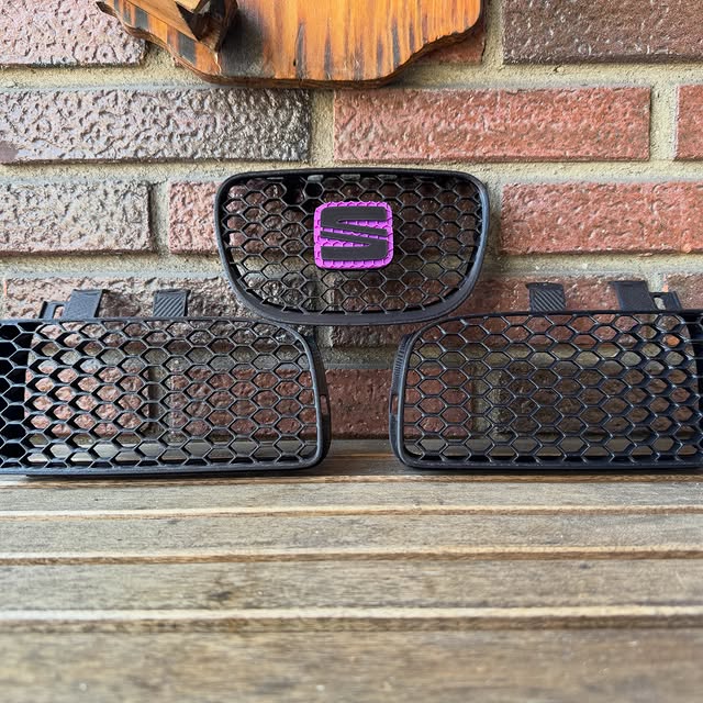 Parrilla Seat León FR